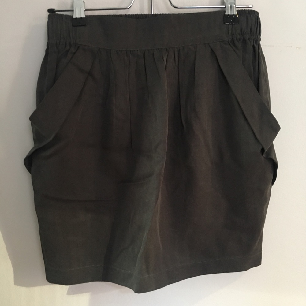 Grey pencil style skirt